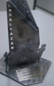 Trofeo al mejor patrocinador en la tercera edición de la gala del deporte de Los Alcázares, concedido a DFM Rent a Car