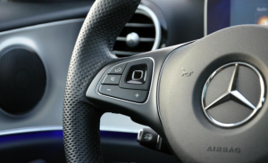 ¿Tu coche de bodas soñado? El Mercedes Clase C de DFM Rent a Car.