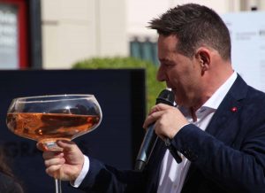 El festival Grandes Ilusiones se presentó en la plaza Julián Romea de Murcia.