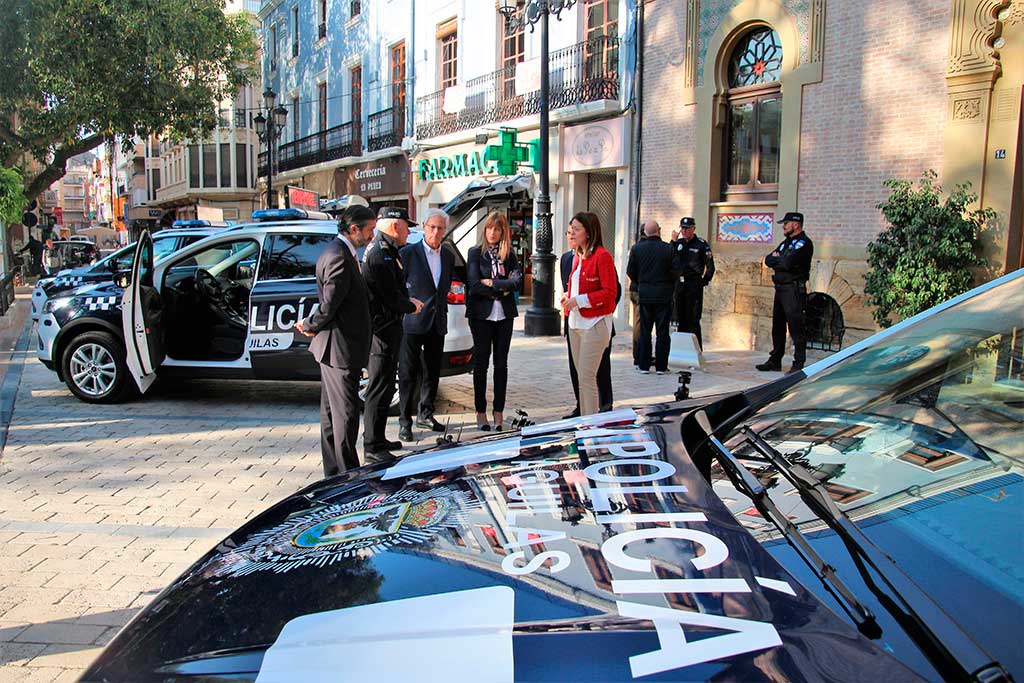 La Policía Local de Águilas estrena los nuevos coches de DFM Rent a Car